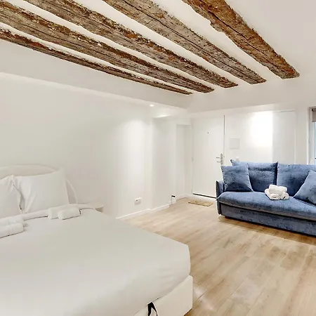 Chaleureux & Equipe Au Centre De * Paris